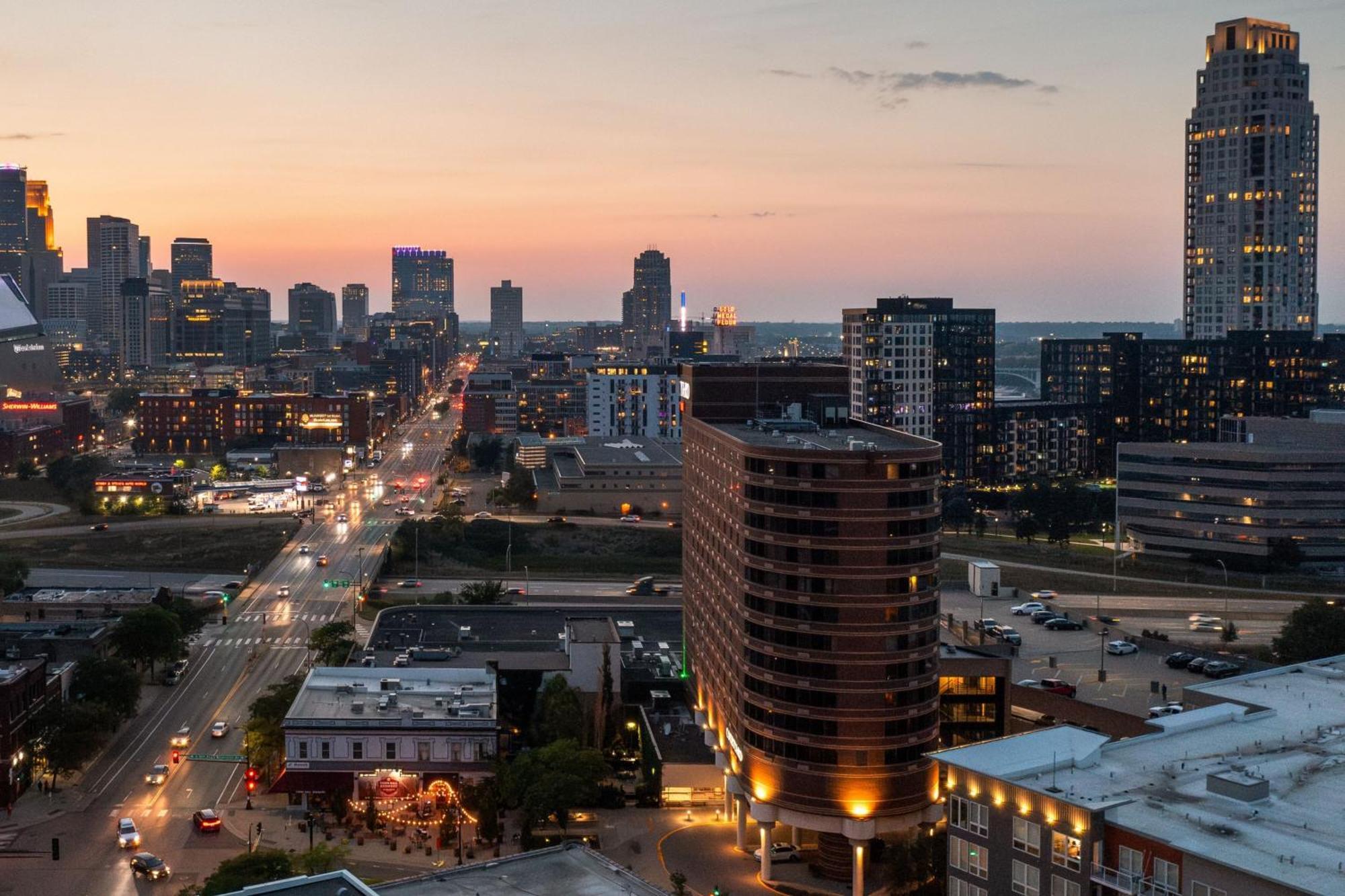 Courtyard By Marriott Minneapolis Downtown Esterno foto